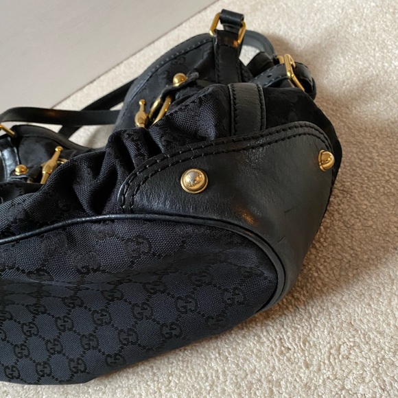 SOLD **AUTHENTIC GUCCI HANDBAG** - Picture 9 of 16